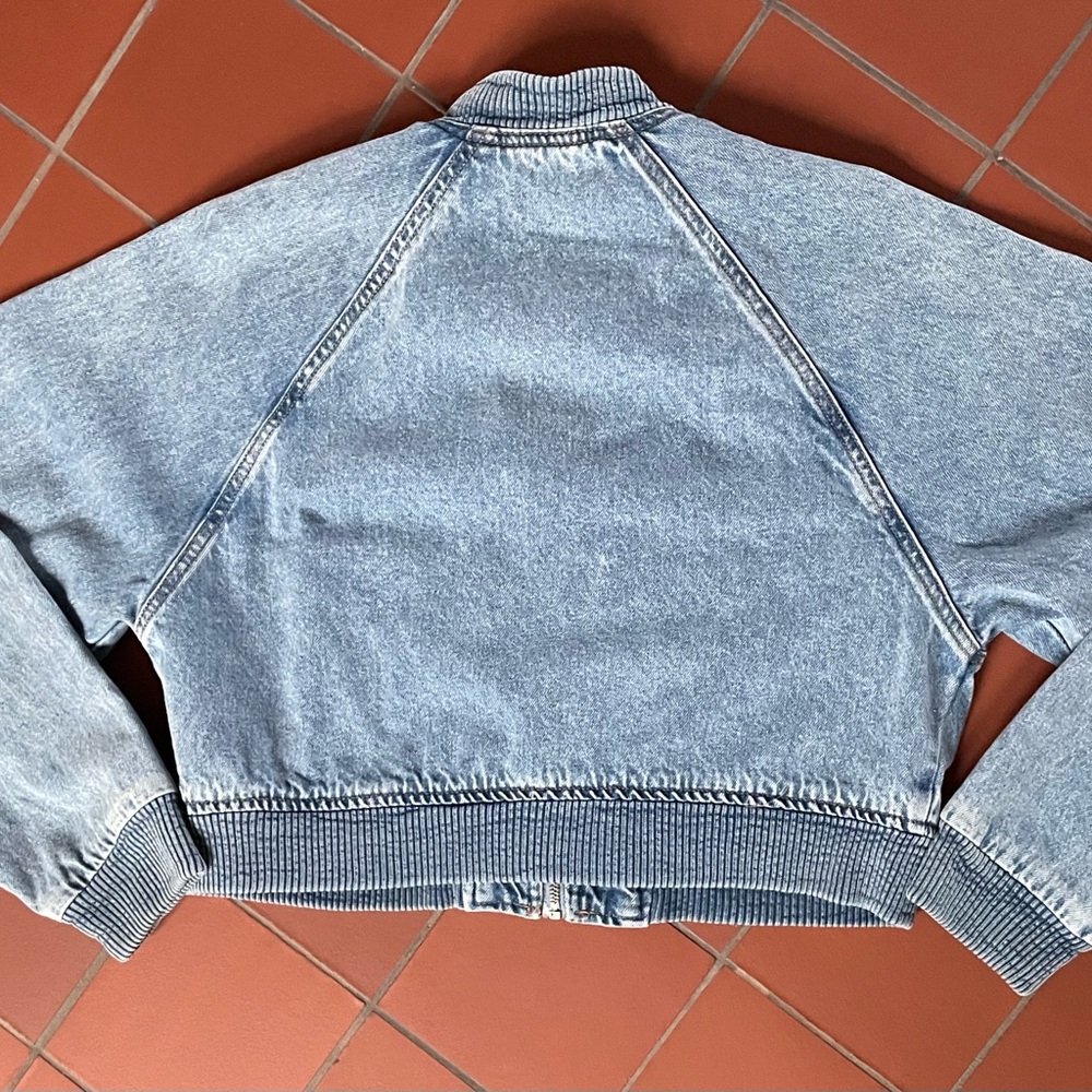Pull And Bear Lightweight Cropped Denim Bomber Ja… - image 6